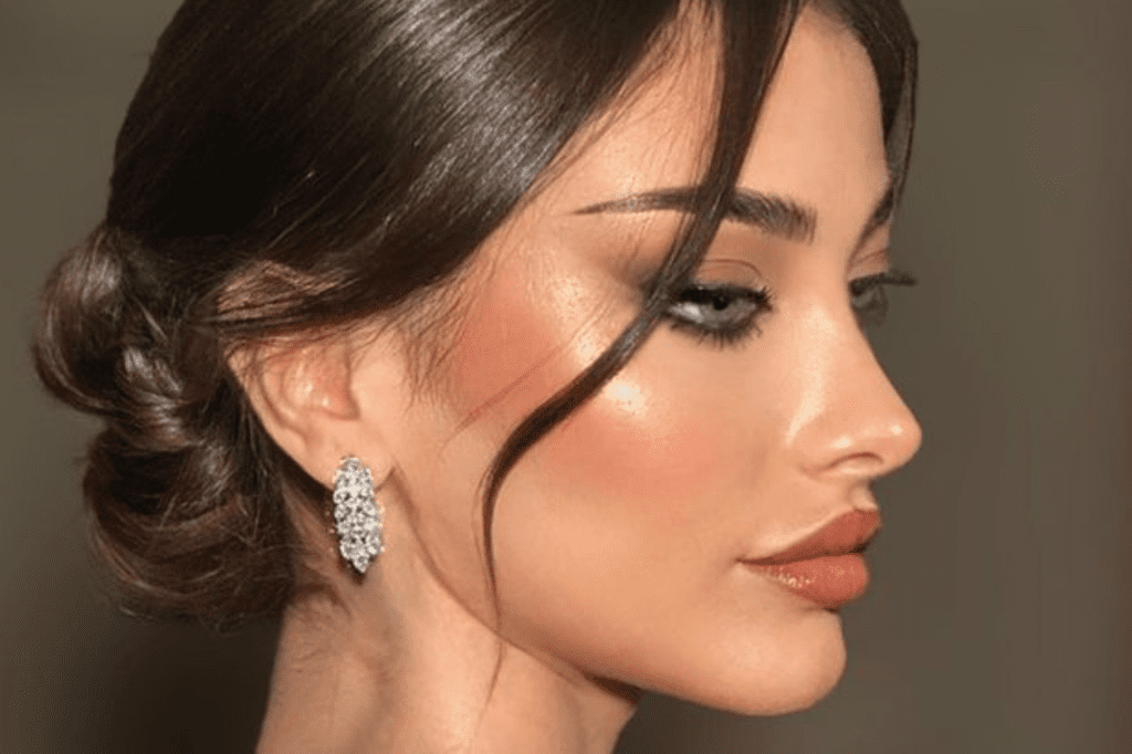 17 Prom Hairstyles That Are So Chic and Elegant