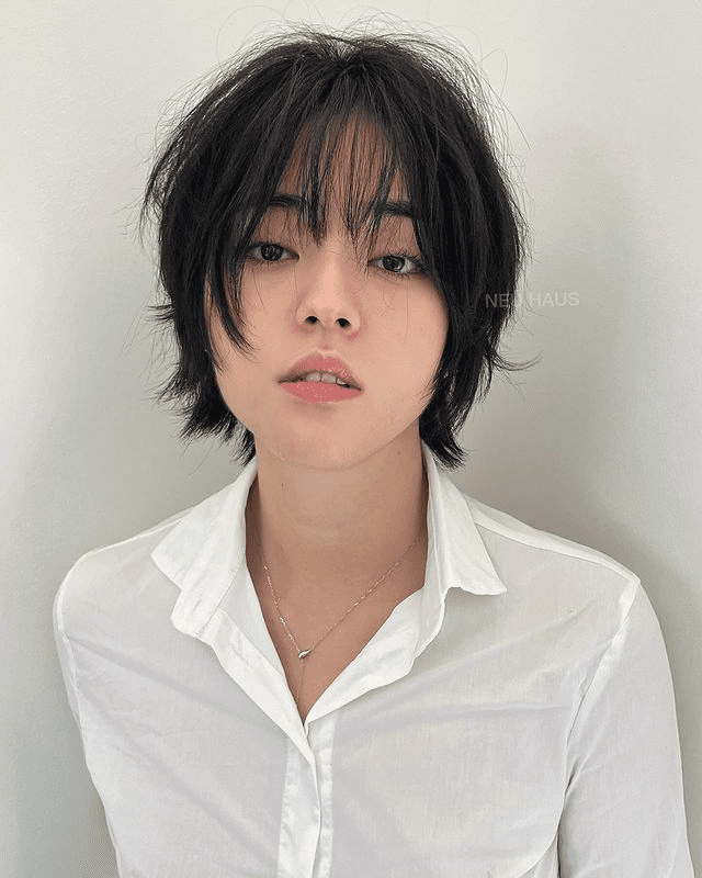 10. Shag Haircut by @ oollolll___001. Click here for more trendy Korean haircuts!