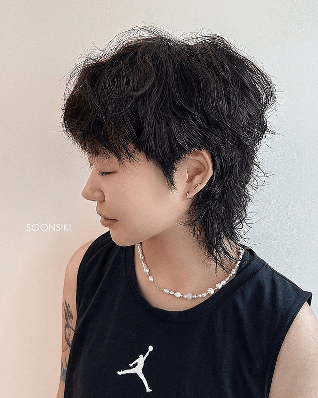 17. Hershey Cut by @soonsiki_mujin. Click here for more trendy Korean haircuts!