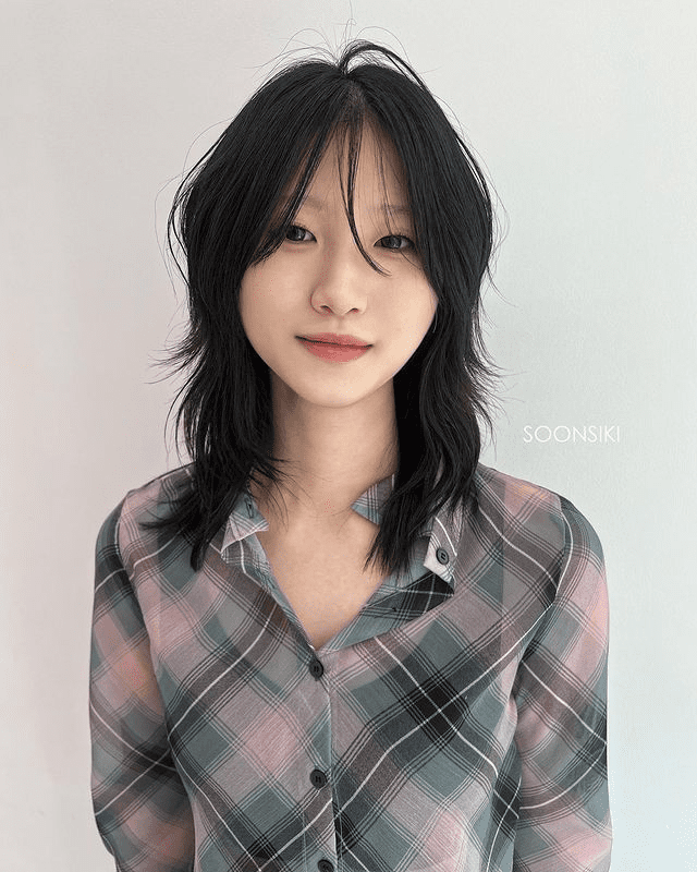 12. Shaggy Layers by @soonsiki_hay. Click here to learn more about Korean layers!